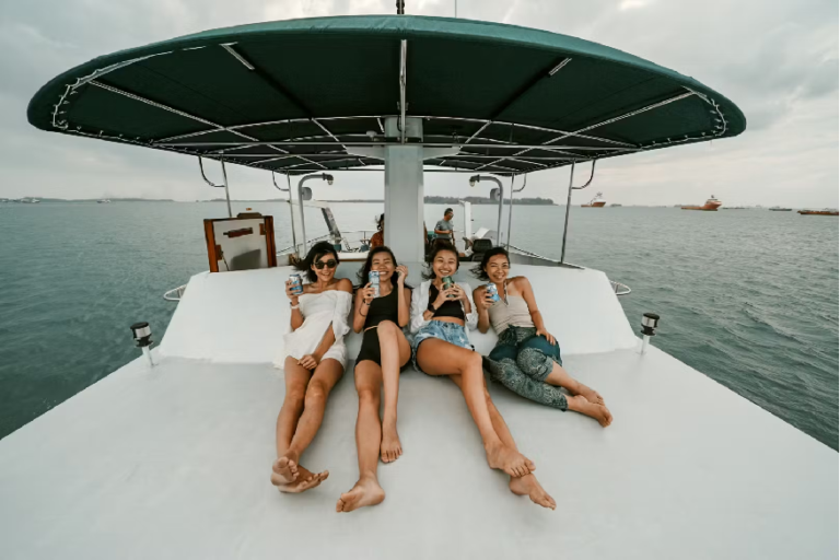 Find the Right Yacht Hire in Singapore Company with These Tips