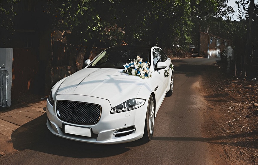 luxury wedding car